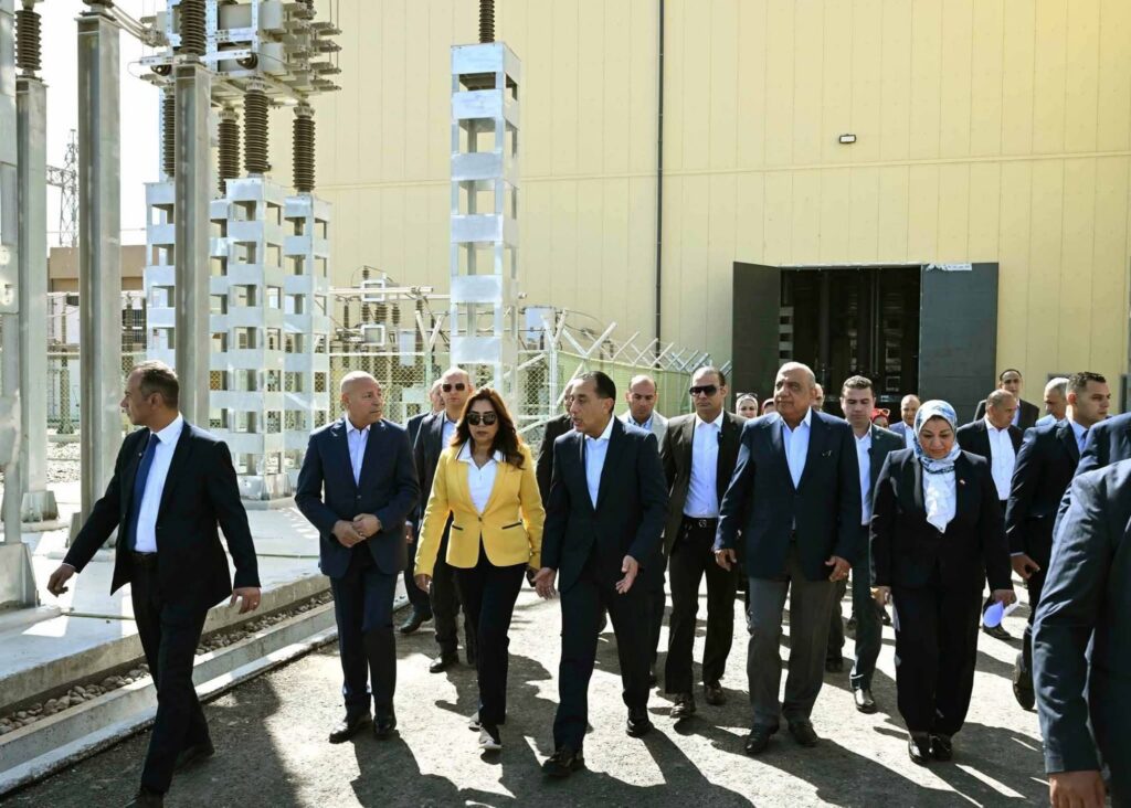 fb_img_17604364067796943899811032268720-1024x732 رئيس الوزراء يتابع ميدانياً مراحل الاختبار والتشغيل التجريبي لمحطة الربط الكهربائي المصري السعودي العملاقة بمدينة بدر