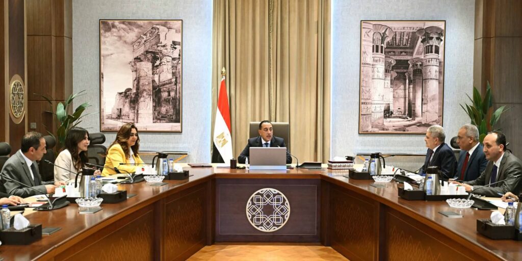 fb_img_17604501915415520458162427496985-1024x512 رئيس الوزراء يتابع الموقف التنفيذي لأعمال تطوير ورفع كفاءة بحيرة البردويل