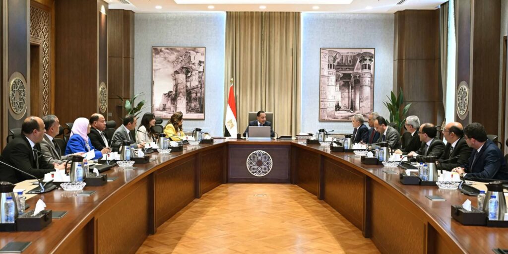 fb_img_17604501934097037431654991915021-1024x512 رئيس الوزراء يتابع الموقف التنفيذي لأعمال تطوير ورفع كفاءة بحيرة البردويل