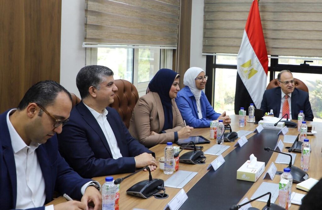 fb_img_17604504385474974382551813272216-1024x670 هيئة الدواء المصرية تبحث مع "شفاء الأورمان" آليات التعاون في مجال التصنيع الدوائي