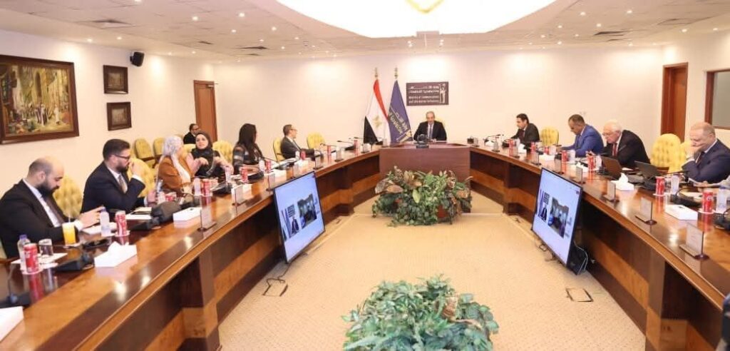 fb_img_17604506489811680263735814473616-1024x492 الدكتور/ عمرو طلعت وزير الاتصالات وتكنولوجيا المعلومات يجتمع بأعضاء لجنة حماية حقوق مستخدمى الاتصالات