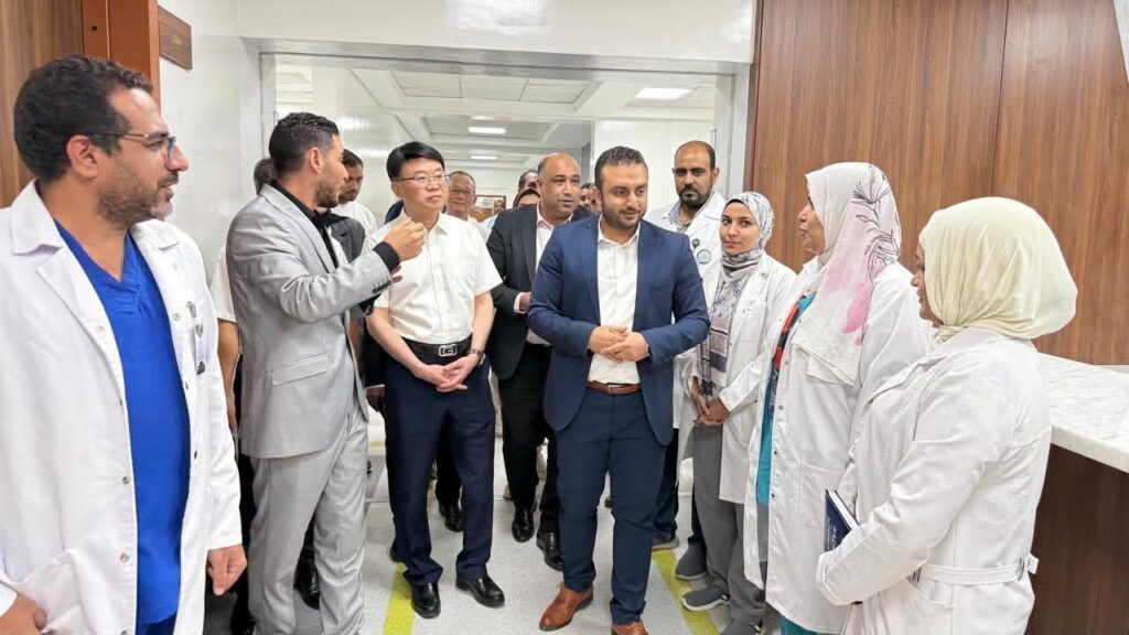 fb_img_17604507352004566544359530306965-1024x576 في إطار دعم التعاون الصحي بين مصر والصين.. وفد رفيع المستوى من مقاطعة جيانغشي الصينية يزور مجمع الأقصر الطبي الدولي التابع لهيئة الرعاية الصحية بالأقصر