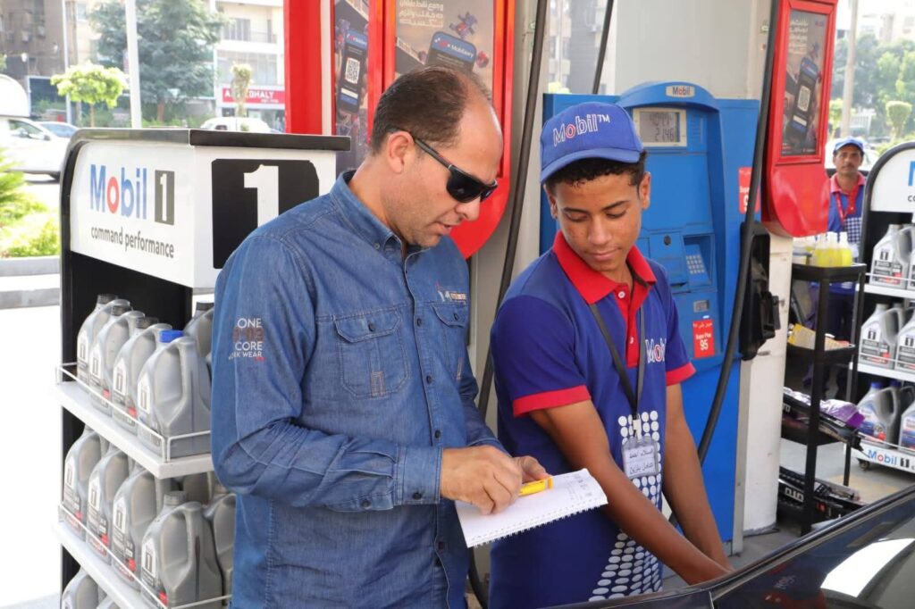 fb_img_17605058625806476153213967448424-1024x682 وزير العمل:مستمرون في تطبيق قانون العمل الجديد بكل حزم