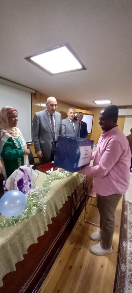 fb_img_17605093515144649468396070848512-461x1024 رئيس كهرباء مصر العليا" يشهد حفل تكريم "حكمت ابو زيد" لبلوغها سن المعاش، بحضور قيادات الشركة.