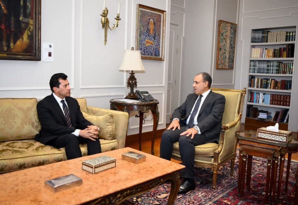 fb_img_17605182550991803896237663172277-1024x704 وزير الخارجية يلتقي وفد نموذج محاكاة برلمان الشباب العربي