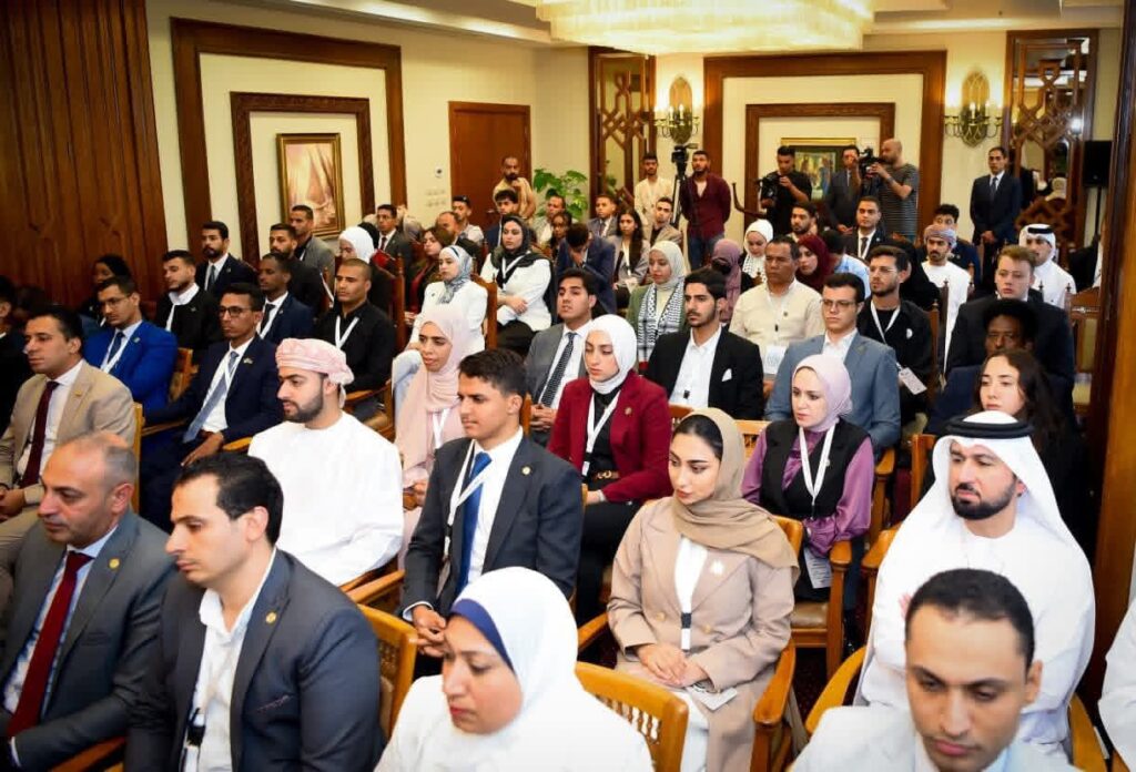 fb_img_17605182611733048300083304571924-1024x696 وزير الخارجية يلتقي وفد نموذج محاكاة برلمان الشباب العربي