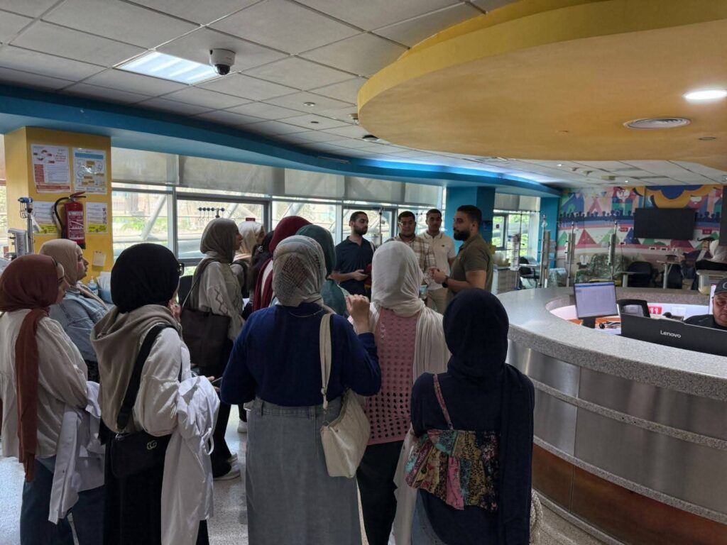 fb_img_17605318076989077515415797693967-1024x768 طلاب كلية الصيدلة بجامعة بني سويف في زيارة علمية وخيرية لمستشفى 57357 لعلاج الأطفال