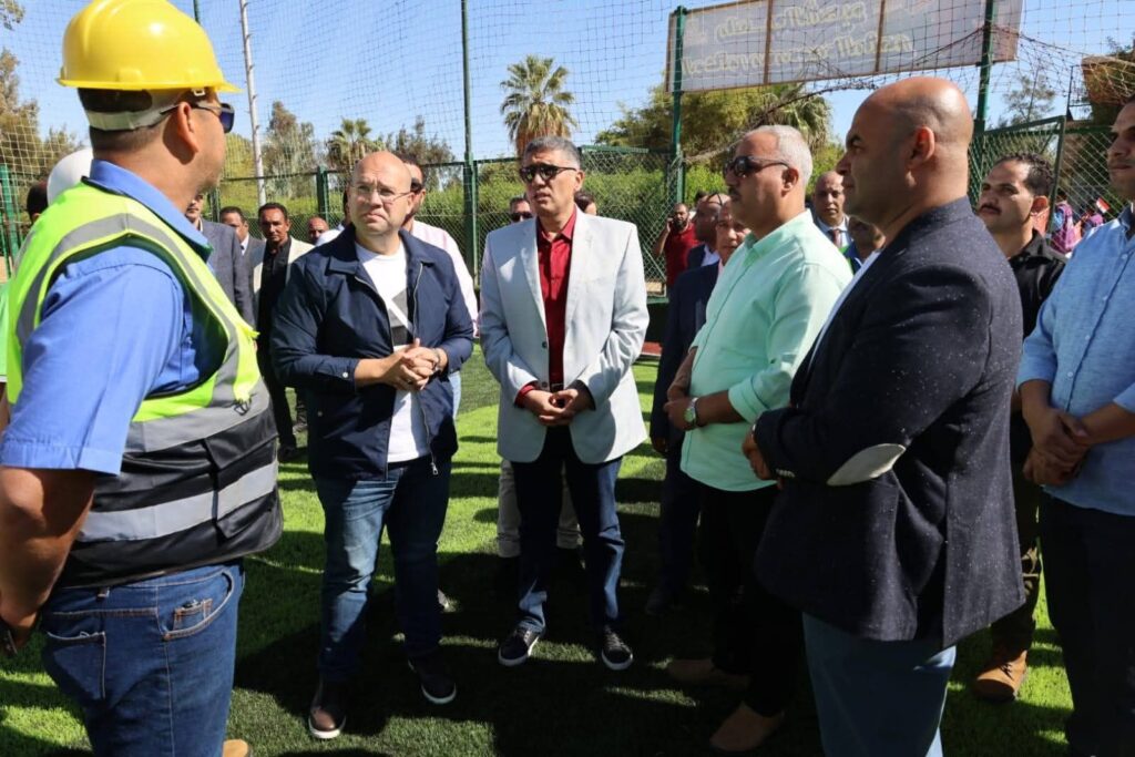 fb_img_17605380494086627586843337661508-1024x683 محافظ الجيزة يتفقد نادي المناجم بالواحات البحرية<br>المحافظ : إنشاء ملعب خماسي وتطوير حمام السباحة ورفع كفاءة المنشآت لخدمة أبناء المركز