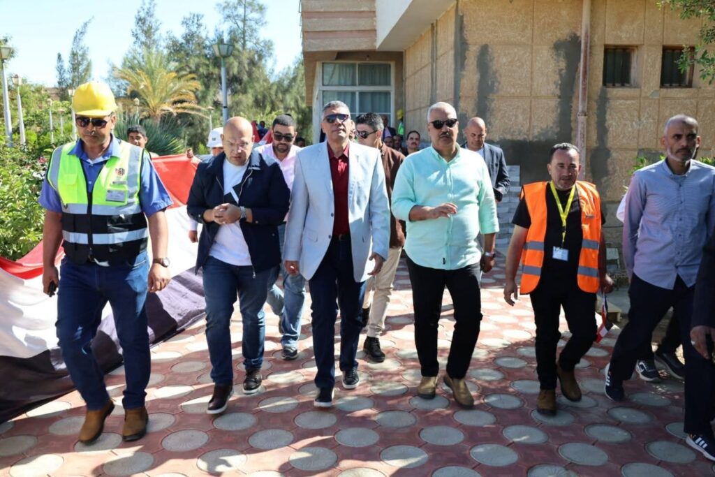fb_img_1760538056781458772687015218386-1024x683 محافظ الجيزة يتفقد نادي المناجم بالواحات البحرية<br>المحافظ : إنشاء ملعب خماسي وتطوير حمام السباحة ورفع كفاءة المنشآت لخدمة أبناء المركز