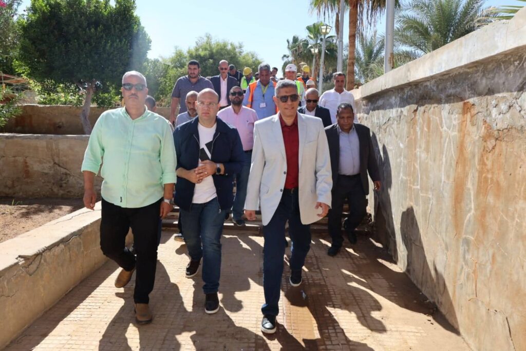 fb_img_17605380624257607892264431735537-1024x683 محافظ الجيزة يتفقد نادي المناجم بالواحات البحرية<br>المحافظ : إنشاء ملعب خماسي وتطوير حمام السباحة ورفع كفاءة المنشآت لخدمة أبناء المركز