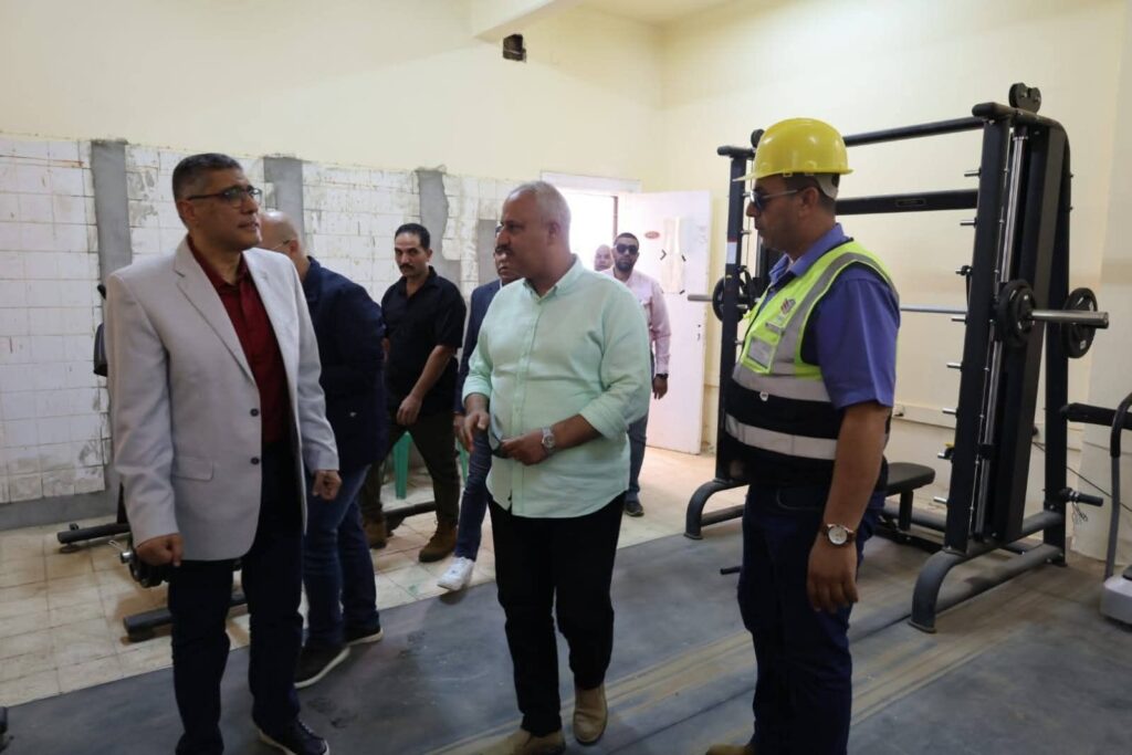 fb_img_17605380646502906748974538939365-1024x683 محافظ الجيزة يتفقد نادي المناجم بالواحات البحرية<br>المحافظ : إنشاء ملعب خماسي وتطوير حمام السباحة ورفع كفاءة المنشآت لخدمة أبناء المركز