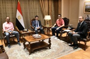 fb_img_17605585829945186930702214145820-300x196 لدعم لاعبي المنتخبات المصرية خارج وداخل الملعب***وزير الرياضة يلتقي  لاعب منتخب السلاح محمد حمزه ويطمئن علي البرنامج العلاجي الخاص به*