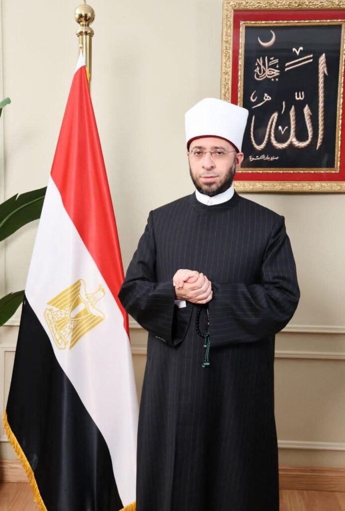 fb_img_17606004468591976458239092992963-693x1024 وزير الأوقاف: فتح باب حركة التنقلات للعام الثاني على التوالي للأئمة ومقيمي الشعائر والمؤذنين والعمال بين المديريات الإقليمية