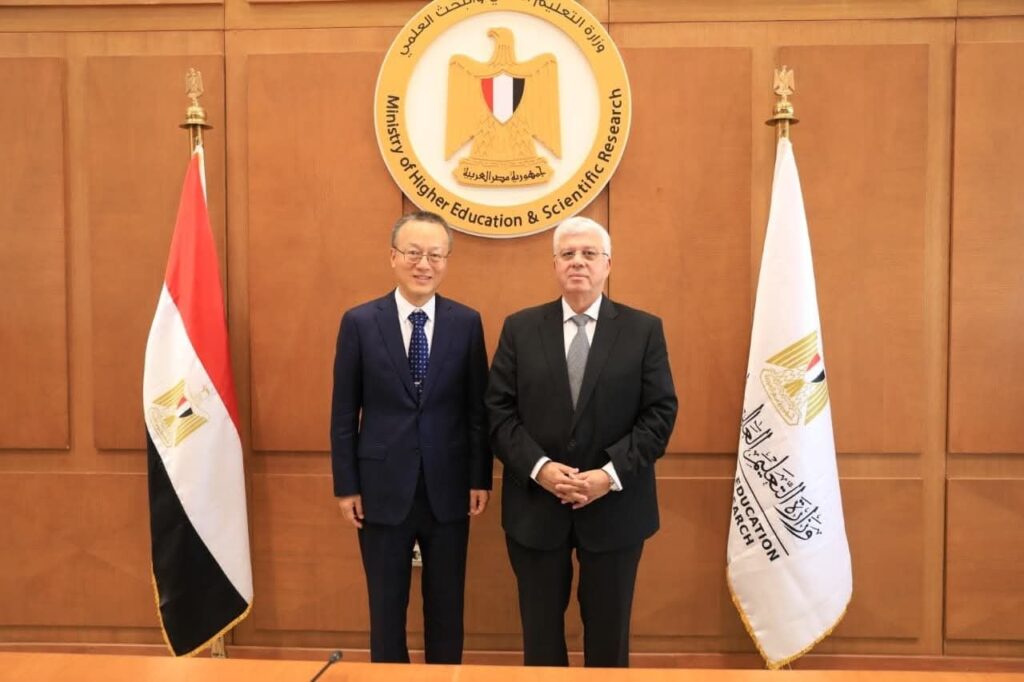 fb_img_17606032939615860709292130941680-1024x682 وزير التعليم العالي يشهد الدورة العاشرة لاجتماع اللجنة المصرية الصينية المشتركة لدعم مجالات التعاون العلمي والتكنولوجي