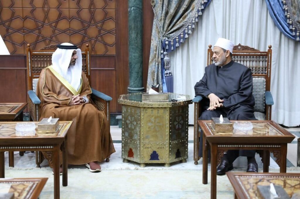 fb_img_17606121530422454015108730507587-1024x682 شيخ_الأزهر يستقبل السَّفير الإماراتي الجديد لدى القاهرة ويتمنَّى له التوفيق في أداء مهامه