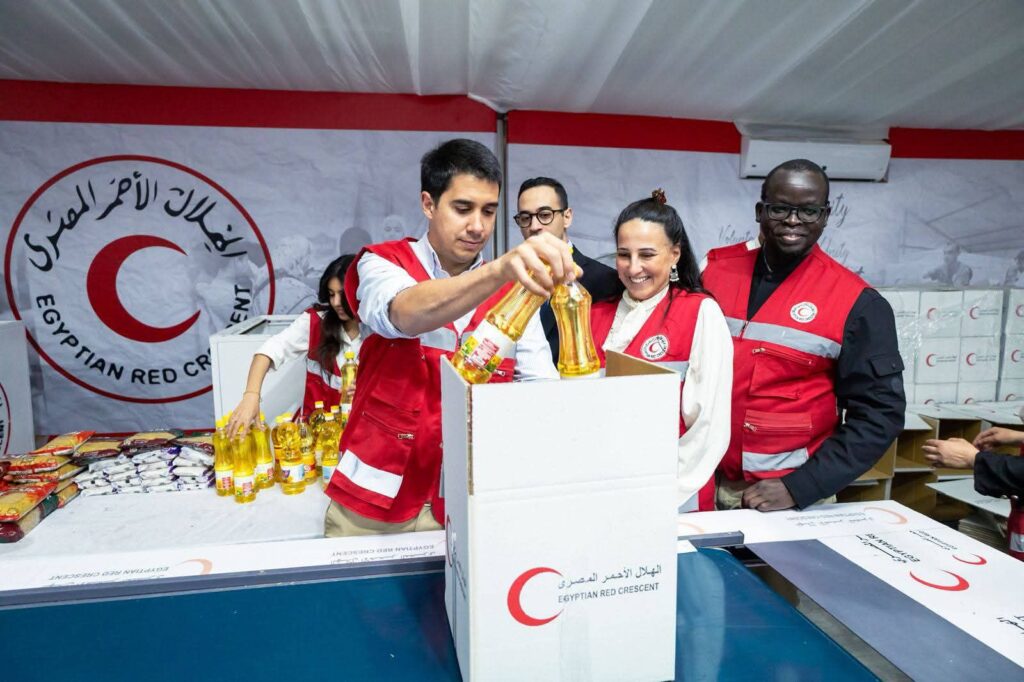 fb_img_17606322743951710153922140245882-1024x682 دعماً لجهود مصر الانسانية لدعم غزة..وزارة الشباب والرياضة تنظم زيارة للأمين العام المساعد للأمم المتحدة إلى جمعية الهلال الأحمر المصري