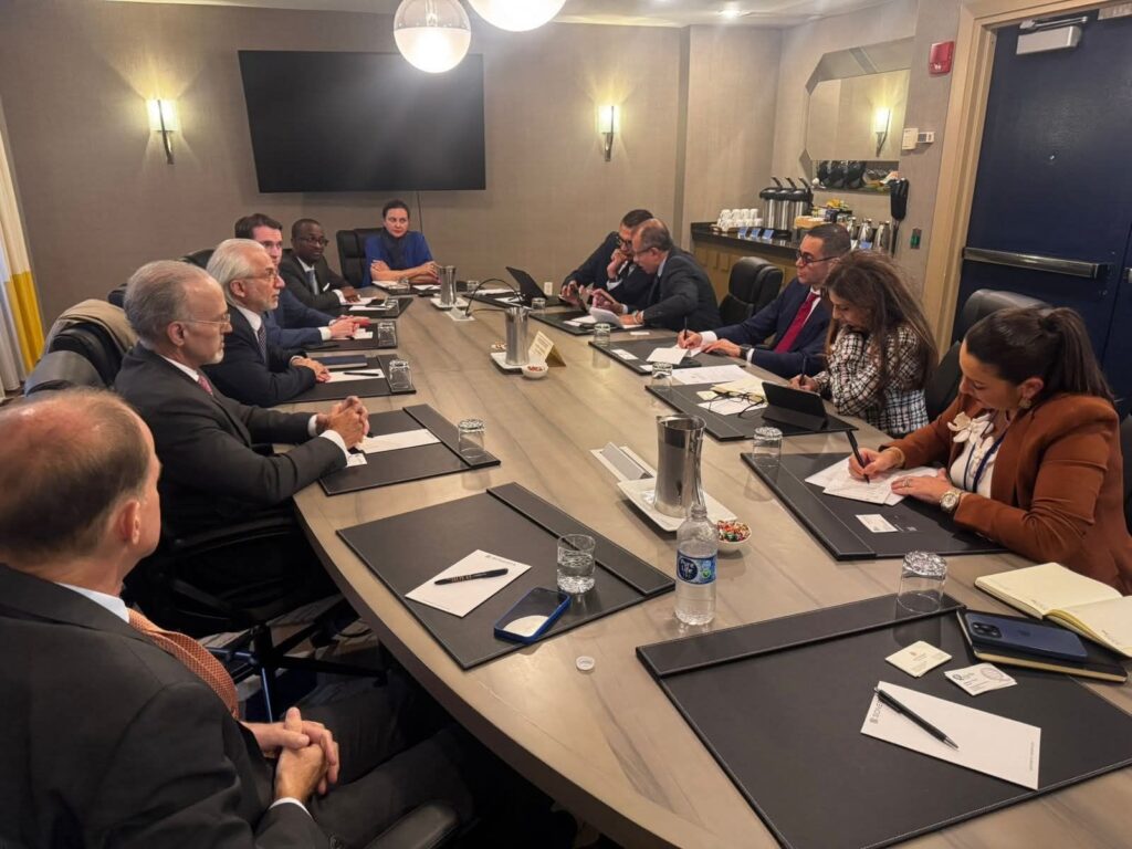 fb_img_17607258050378187959100098620249-1024x768 الخطيب: البيئة الاستثمارية في مصر تشهد تطورًا متسارعًا بفضل الاستقرار الاقتصادي وتحديث القوانين المنظمة للاستثمار وتكامل البنية التحتية