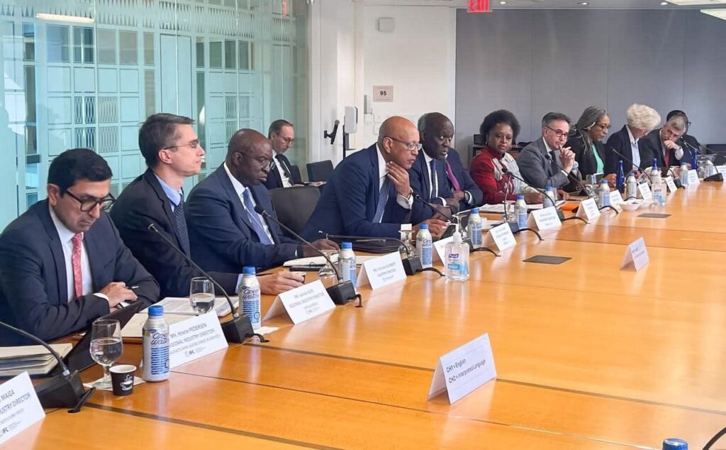 fb_img_17607771904895363661521009084240-1024x634 خلال الاجتماعات السنوية للبنك الدولي بواشنطن..•وزيرة التخطيط والتنمية الاقتصادية والتعاون الدولي تبحث مع رئيس مؤسسة التمويل الدولية الجهود المشتركة لتمكين القطاع الخاص والتوسع في آليات التمويل المبتكرة