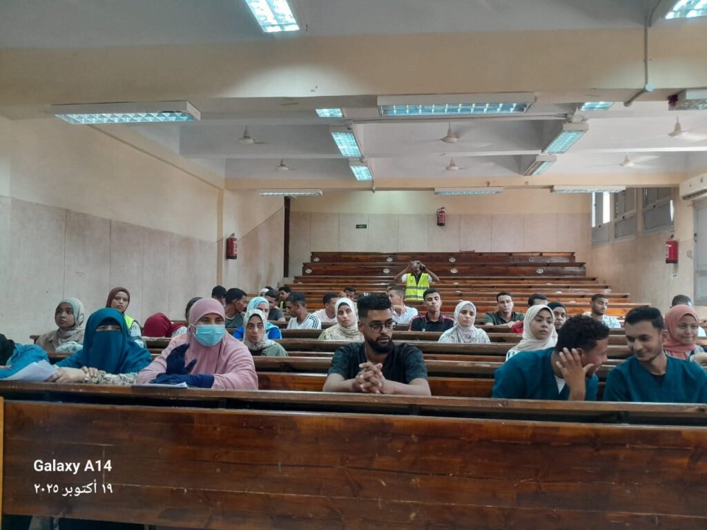 fb_img_17608843364516946413239260519715-1024x768 جامعة قنا تواصل ندواتها عن  مكافحة الادمان والتعاطي بكلية التمريض