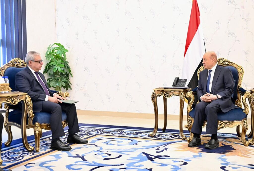 fb_img_1760906620555749444729551423044-1024x692 السفير المصري لدى اليمن يقدم أوراق اعتماده إلى رئيس مجلس القيادة الرئاسي للجمهورية اليمنية