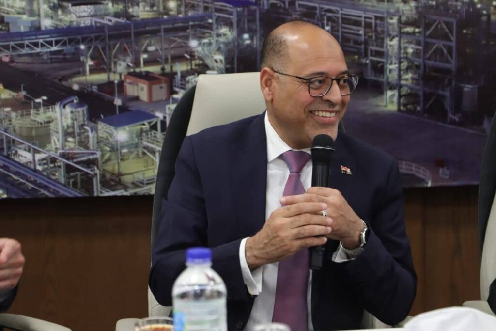 fb_img_17609390791046846505438825964412-1024x683 وزير العمل يفتتح ورشة تثقيفية حول قانون العمل الجديد بمقر وزارة البترول