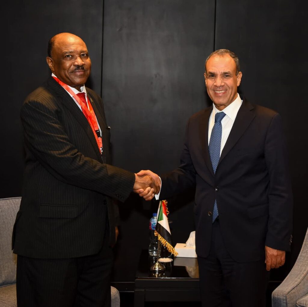 fb_img_17609417653965922060247408721772-1024x1019 وزير الخارجية يلتقي نظيره السودانى على هامش منتدى أسوان للسلام والتنمية المستدامة