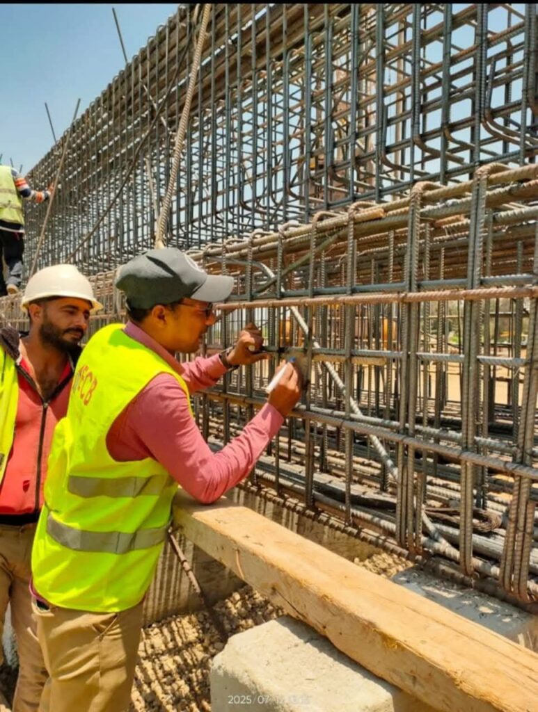 fb_img_17609421847294809208958507736858-773x1024 الدكتور سويلم يتابع موقف عملية إحلال وتجديد قنطرة فم بحر مويس بالقليوبية بنسبة تنفيذ ١٨%، ضمن "مشروع تأهيل المنشآت المائية"