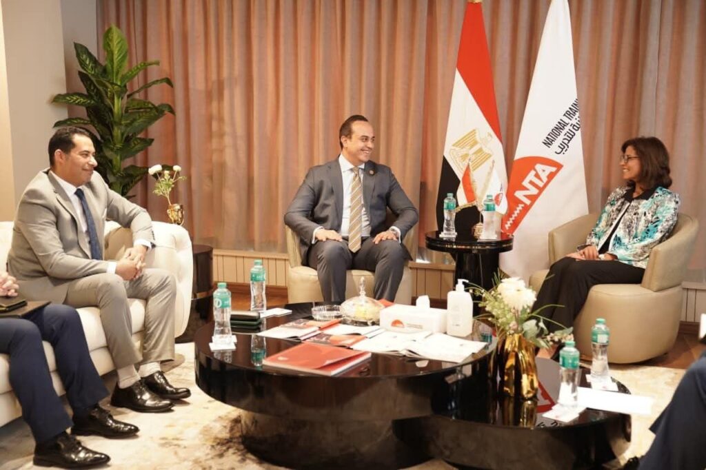 fb_img_17609461341196376331610880707203-1024x682 رئيس هيئة الرعاية الصحية يفتتح البرنامج التدريبي للقيادات الوسطى بالأكاديمية الوطنية للتدريب بحضور المدير التنفيذي للأكاديمية الوطنية