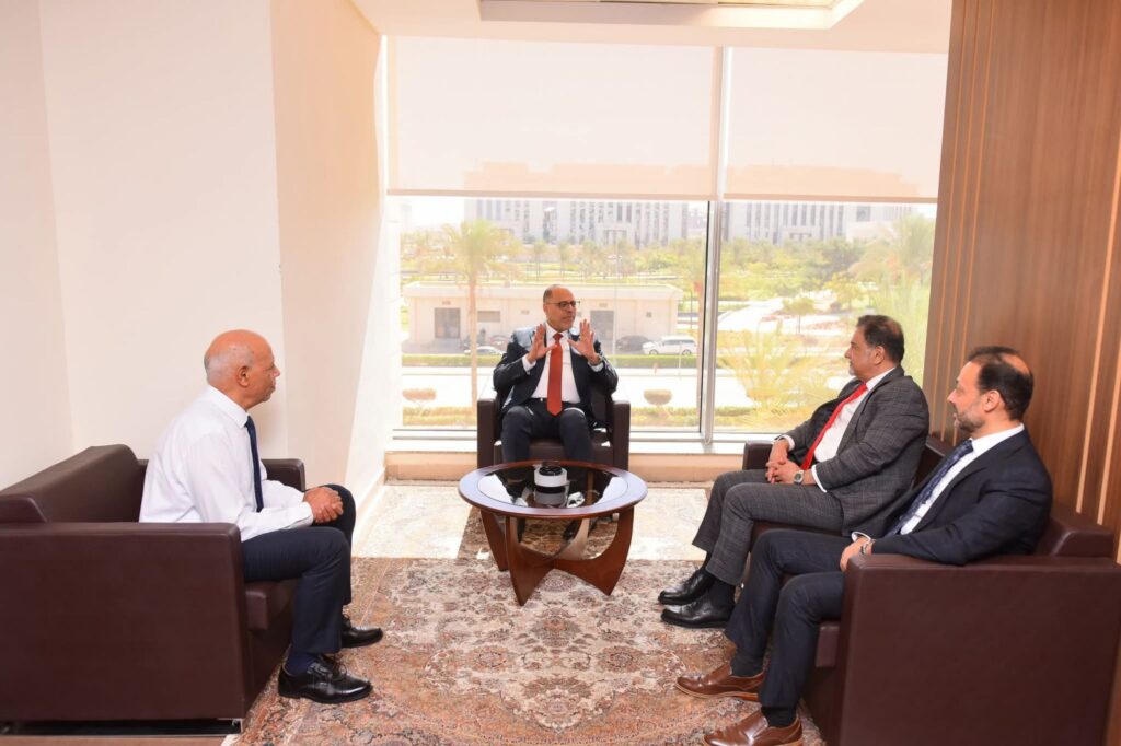 fb_img_17609578700013842148787945317277-1024x682 وزير العمل يبحث مع النائب الأول لرئيس غرفة تجارة وصناعة قطر تعزيز التعاون ومتابعة نتائج زيارة الدوحة الأخيرة