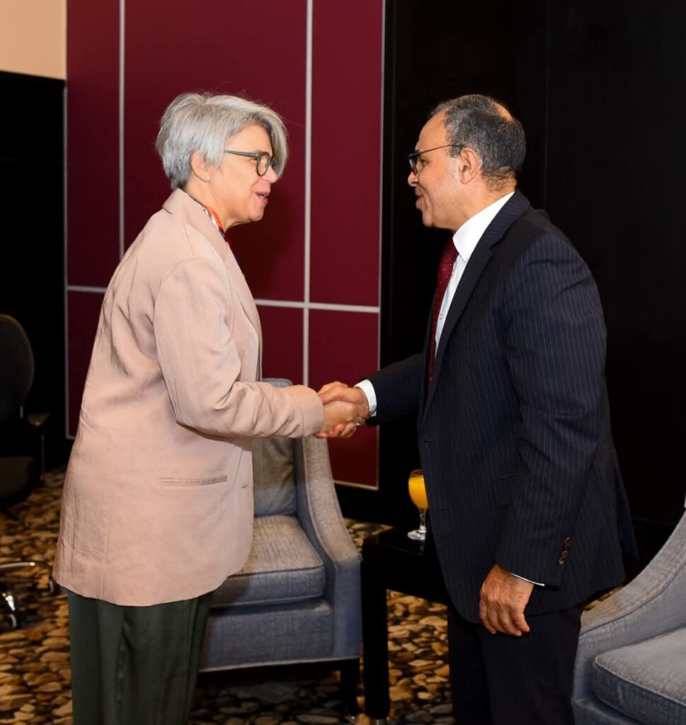 fb_img_17609579968403712556574331043243-969x1024 وزير الخارجية يلتقي مبعوثة الاتحاد الأوروبي للقرن الأفريقي