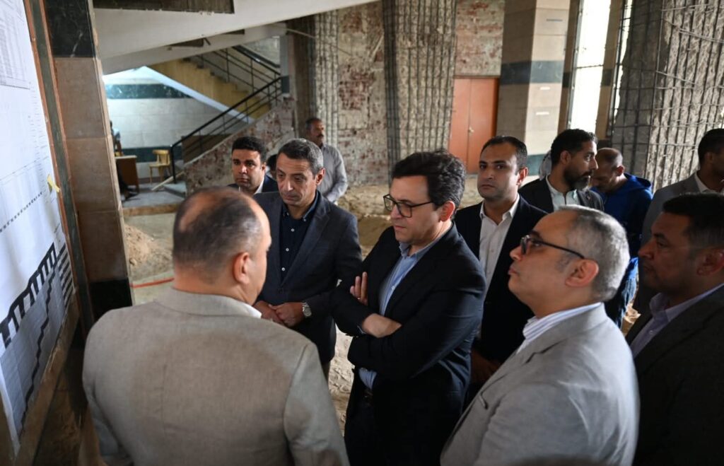 fb_img_17610615845678582493505333925895-1024x659 وزير الثقافة ومحافظ السويس يتفقدان أعمال تطوير قصر ثقافة السويس