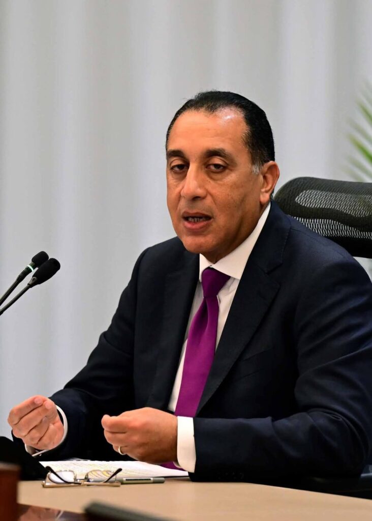 fb_img_17611417204783584938848351205228-732x1024 خلال المؤتمر الصحفي الأسبوعي:رئيس الوزراء: الحكومة على الحياد التام من جميع مرشحي الانتخابات ودور الأجهزة التنفيذية للدولة هو تيسير وتنظيم العملية الانتخابية