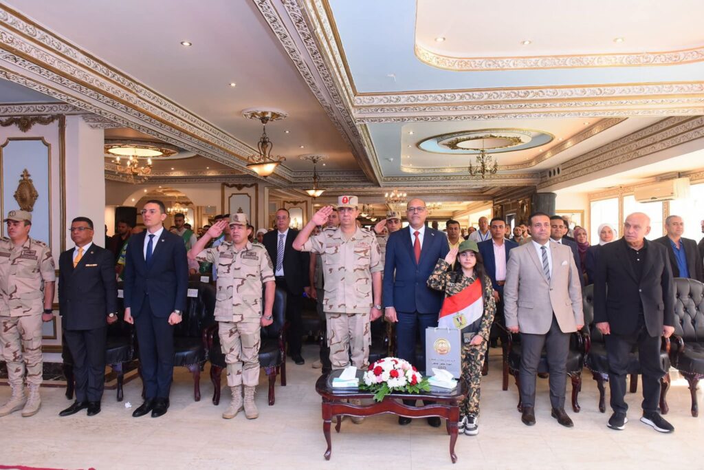 fb_img_17612170444227036362471785796083-1024x683 وزارة العمل تنظم ندوة تثقيفية لعمال العاشر من رمضان بالتعاون مع القوات المسلحة ممثلة في قيادة قوات الدفاع الشعبي والعسكري حول الوعي العمالي ومخاطر حروب الجيل الرابع