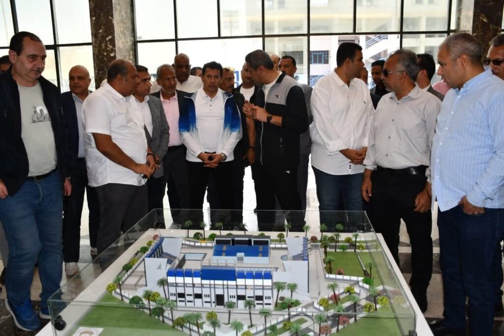 fb_img_17612172968777514906859818956296-1024x682 وزير الشباب والرياضة في جوله تفقدية بمحافظة السويس..