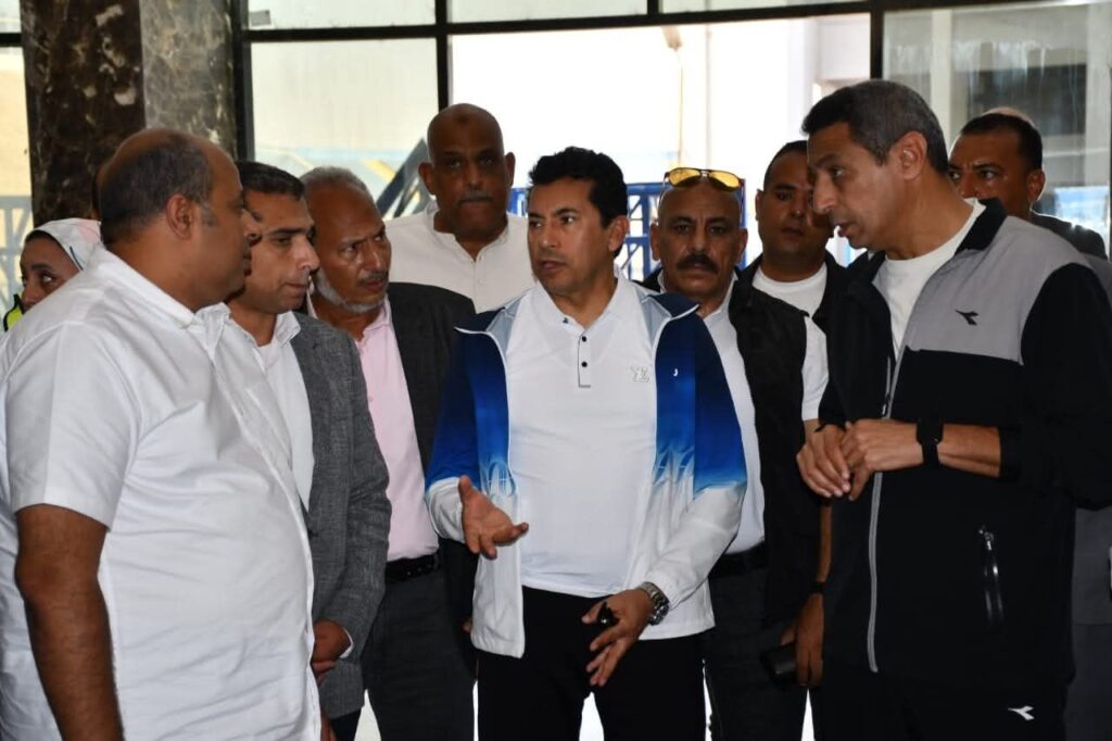 fb_img_17612172999373242543151496143847-1024x682 وزير الشباب والرياضة في جوله تفقدية بمحافظة السويس..