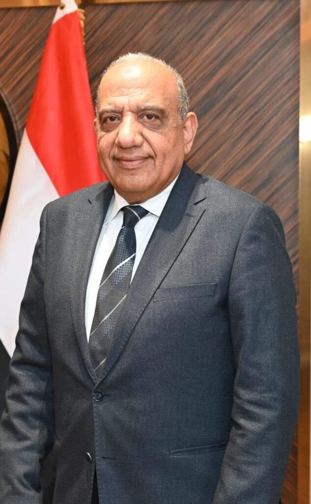 fb_img_17613217694552433625928452436046-633x1024 موظفو شركات الكهرباء بالخارج يناشدون وزير الكهرباء الدكتور محمود عصمتالسماح بتجديد الاجازات من أجل مستقبل أفضل*