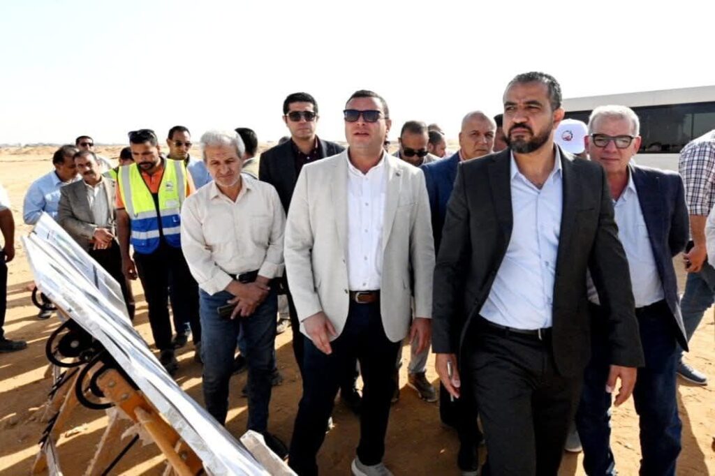 fb_img_1761401272929827758787708833897-1024x682 وزير الإسكان يتفقد الطرق والمرافق بمنطقة الأمل بمدينة العبور الجديدة
