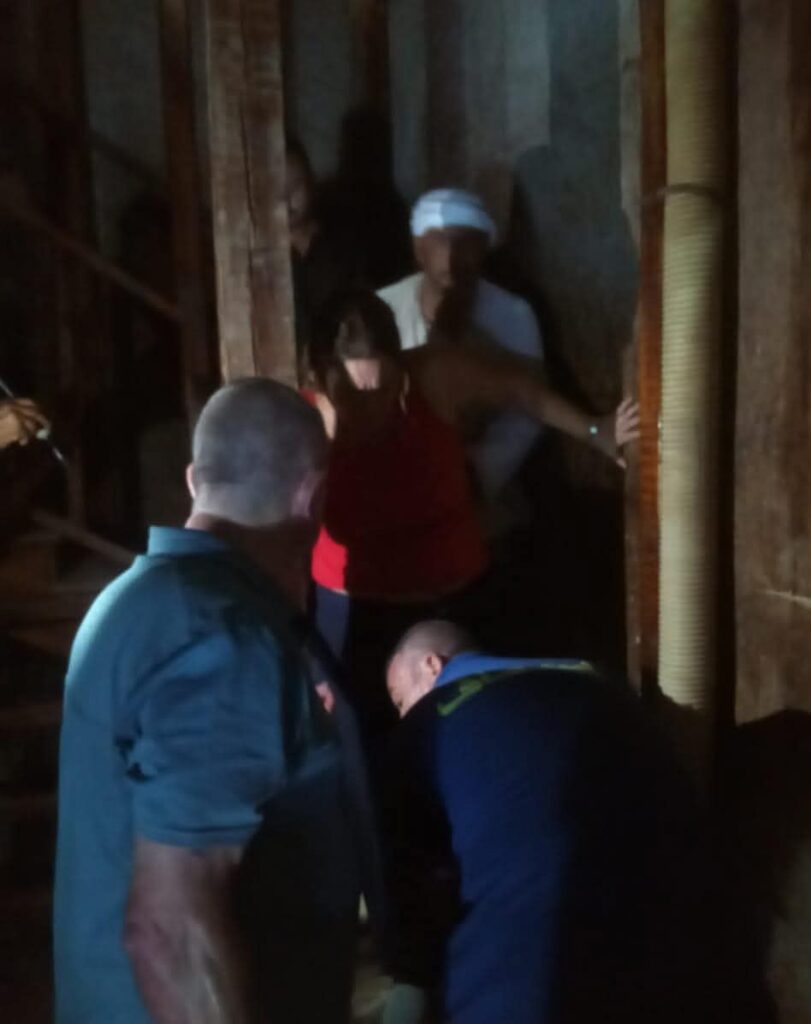 fb_img_17615526205595350658125292812475-811x1024 الصحة: إنقاذ ناجح لسائحة إسبانية أصيبت داخل هرم سنفرو المنحني بدهشور