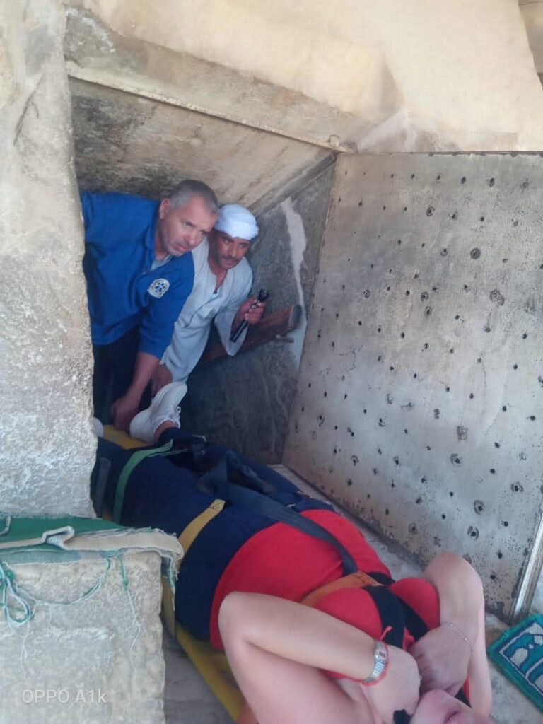 fb_img_17615526231024262557356482640010-768x1024 الصحة: إنقاذ ناجح لسائحة إسبانية أصيبت داخل هرم سنفرو المنحني بدهشور