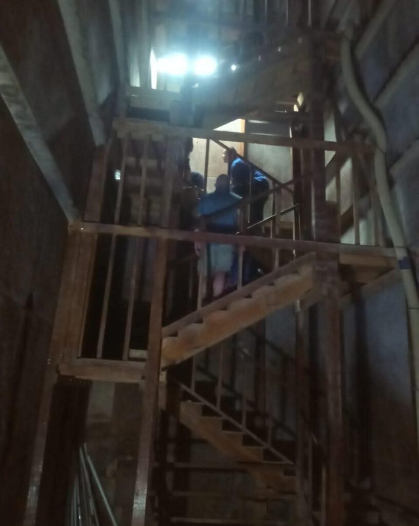 fb_img_17615526302981267568232894133927-816x1024 الصحة: إنقاذ ناجح لسائحة إسبانية أصيبت داخل هرم سنفرو المنحني بدهشور