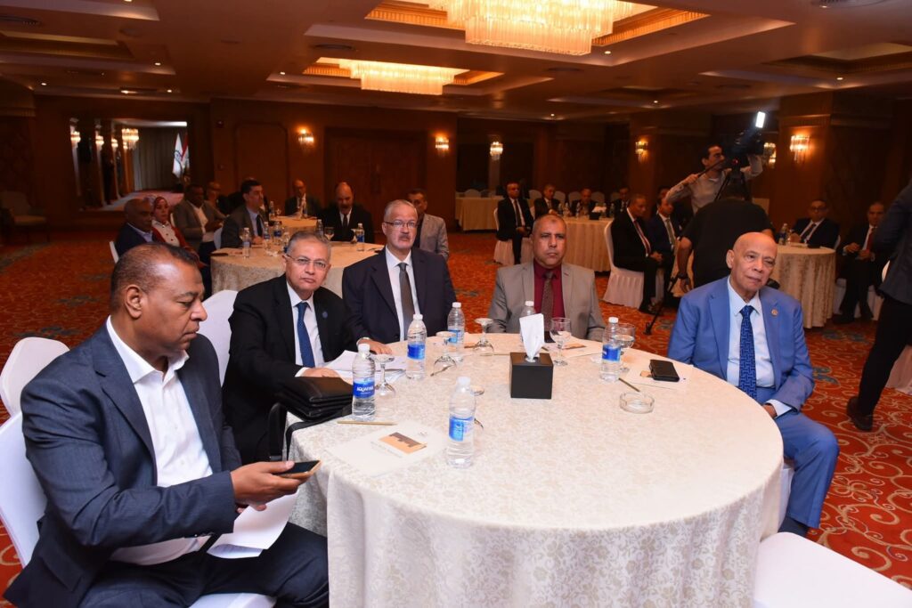 fb_img_17615554532147885618636969745436-1024x683 نظمتها منظمة العمل العربية بالتعاون مع "اتحاد العمال" .. ● وزير العمل يفتتح ندوة "قانون العمل الجديد ودوره في تحسين علاقات العمل" بمشاركة قيادات نقابية