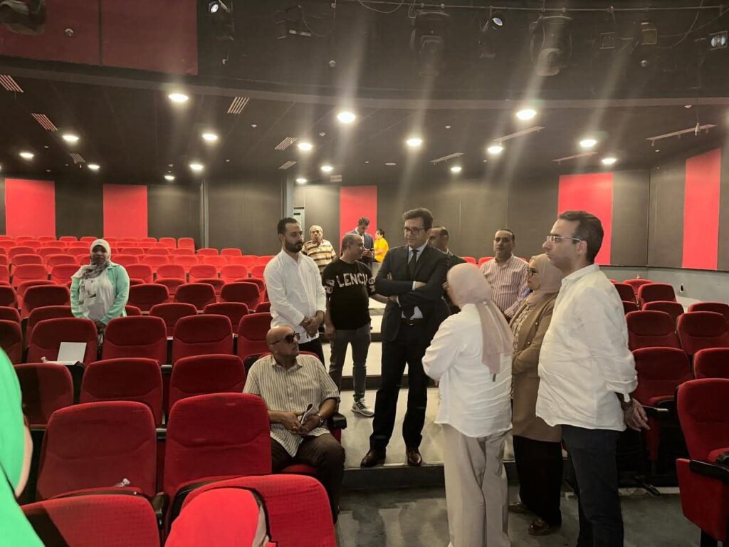 fb_img_17615557150882154800291814218989-1024x768 في إطار جولاته المكثفة لمتابعة سير العمل بالمواقع التابعة للوزارة..▪︎وزير الثقافة يتفقد المركز الثقافي بالجيزة ويتابع تدريب مديري المواقع بالأقاليم ويوجّه بسرعة استكمال منظومة الحماية المدنية