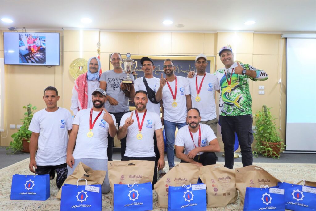 img-20251015-wa00206419877001892175373-1024x683 محافظ السويس يسلم الجوائز للفائزين بمسابقة الصيد