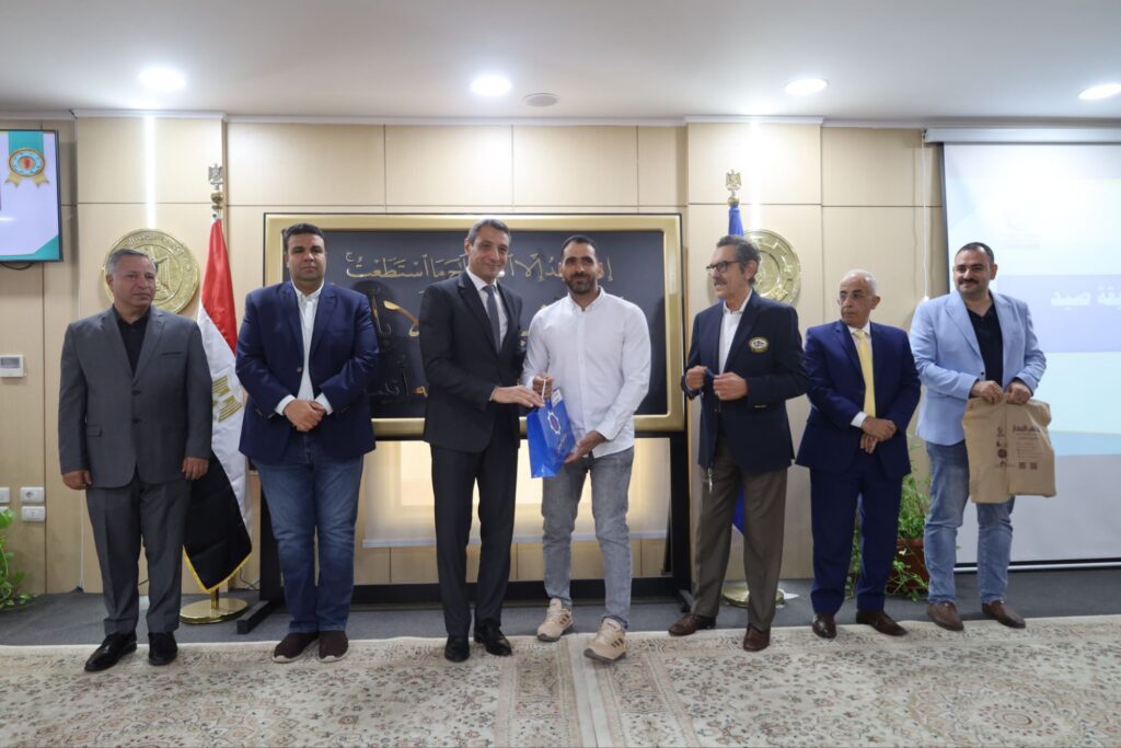 img-20251015-wa00248372226999926003848-1024x683 محافظ السويس يسلم الجوائز للفائزين بمسابقة الصيد