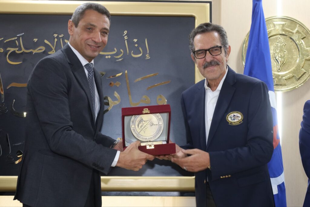 img-20251015-wa0036754553104832527740-1024x683 محافظ السويس يسلم الجوائز للفائزين بمسابقة الصيد