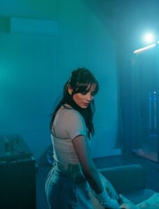 img-20251015-wa00609127817461985986391-228x300 بالفيديو.. «آية عقيل» تطرح كليب وداع بوداع على اليوتيوب