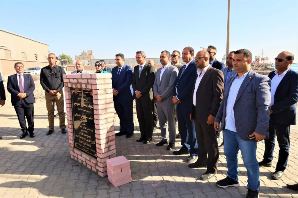 img-20251021-wa00296780234030416014332-1024x683 محافظ السويس يضع حجر الأساس لمشروعين جديدين بالمنطقة الحرة