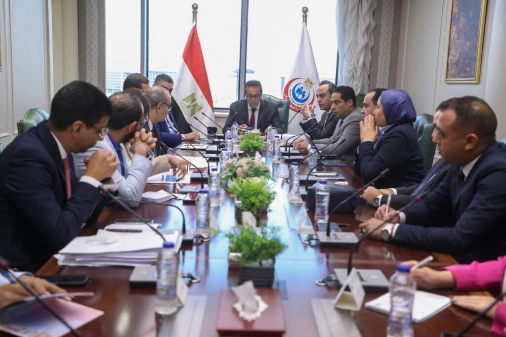 fb_img_17620904946344449001659878778788-1024x682 نائب رئيس مجلس الوزراء وزير الصحة يتابع ضوابط صرف الأجهزة التعويضية ضمن منظومة التأمين الصحي الشامل