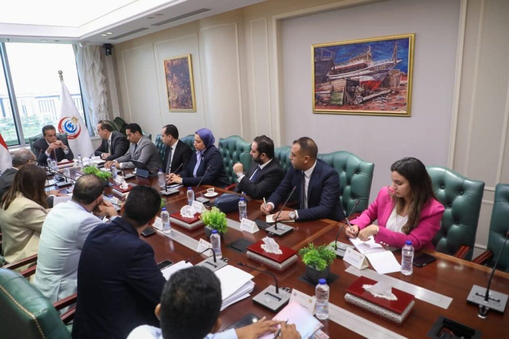 fb_img_1762090496912463748316860421096-1024x682 نائب رئيس مجلس الوزراء وزير الصحة يتابع ضوابط صرف الأجهزة التعويضية ضمن منظومة التأمين الصحي الشامل