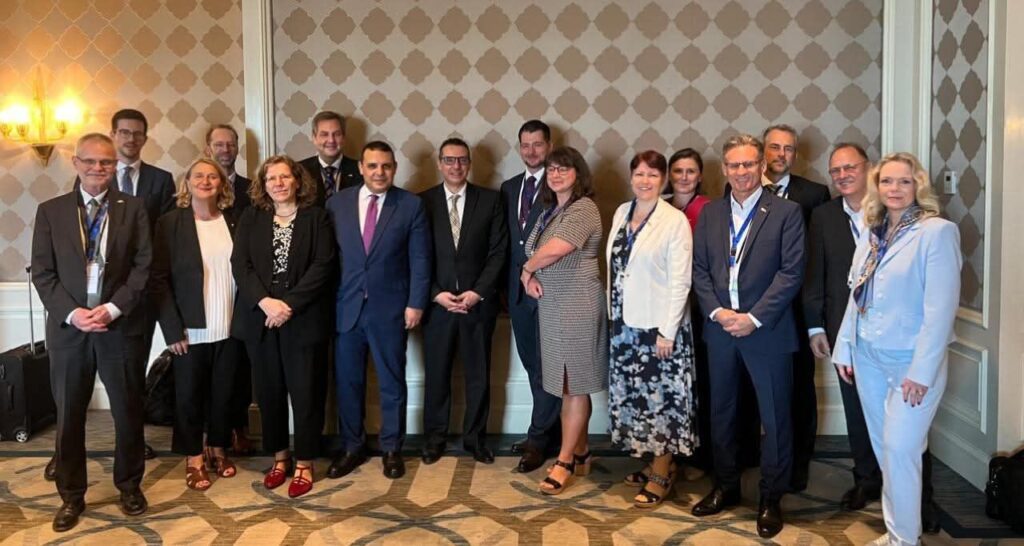 fb_img_17620905988249145076946928747082-1024x546 رئيس التمثيل التجاري يستعرض أمام وفد رجال الأعمال الألماني المرافق للرئيس الألماني رؤية مصر لجذب الاستثمارات الأجنبية ودورها كمركز للتصدير إلى إفريقيا